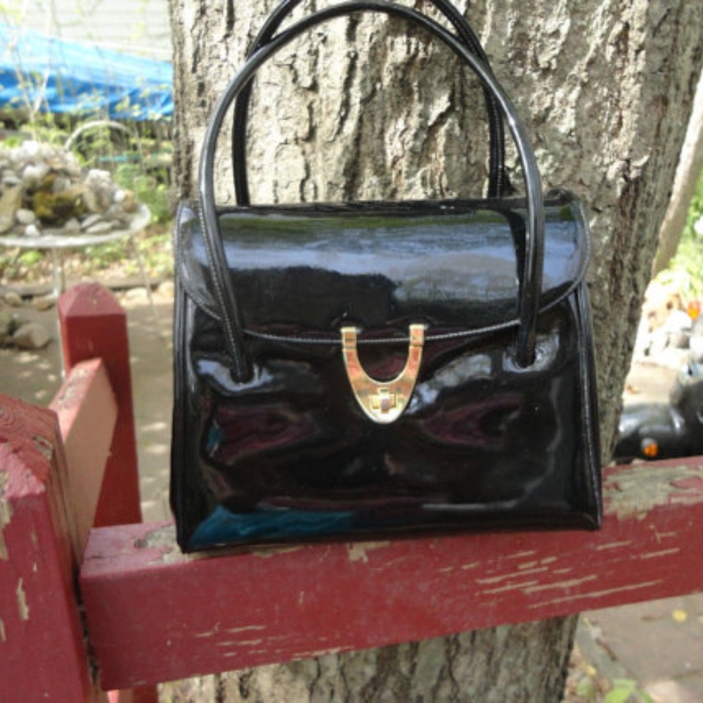 Vtg Genuine Patent Leather Bag By Chic de Paris